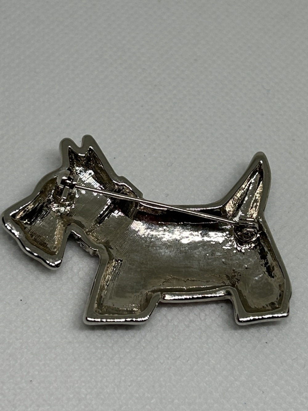 Vintage Black Scottie Dog Brooch with Red & Green Enamel and Rhinestone Collar - Picture 2 of 4
